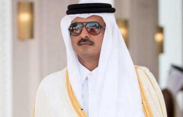 لماذا انسحب أمير قطر من قمة تونس 