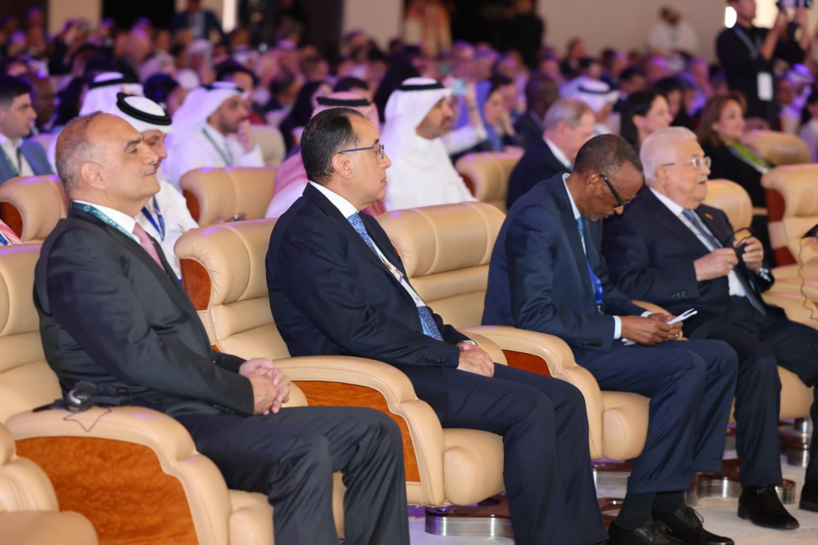 مندوبا عن الملك الخصاونة يشارك في افتتاح المنتدى الاقتصادي العالمي بالرياض